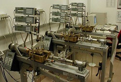 Figura 2: macchine per prove di taglio tradizionali con scatole di Casagrande di 60 mm di lato.